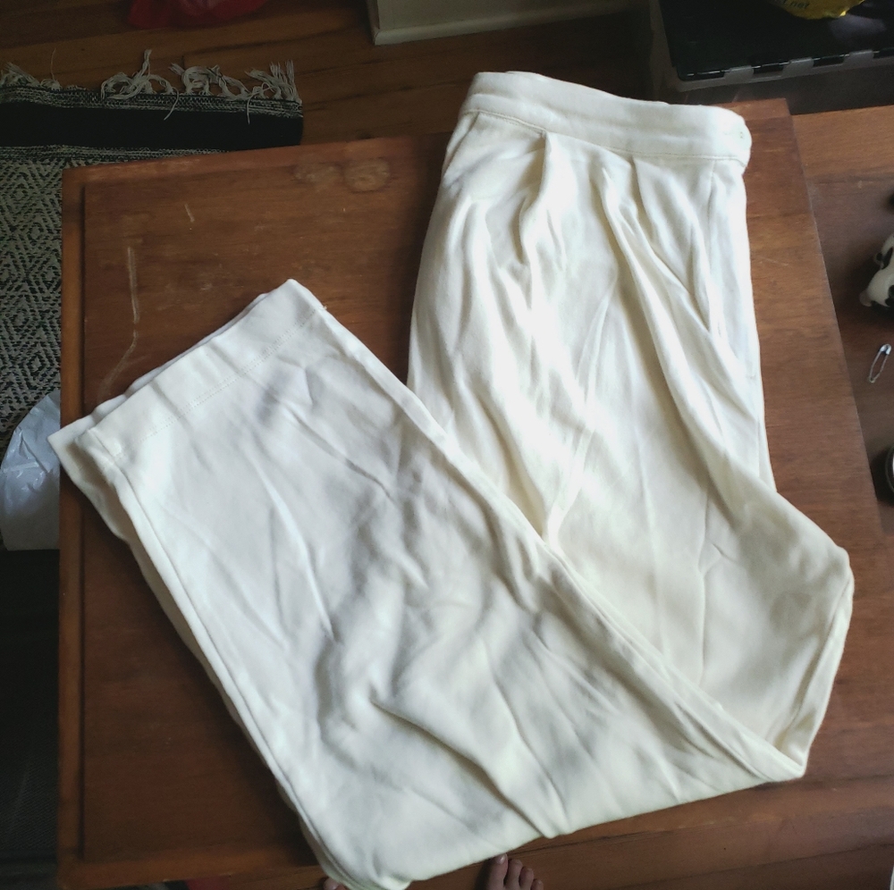 NWT - For Days Everyday pleated pant